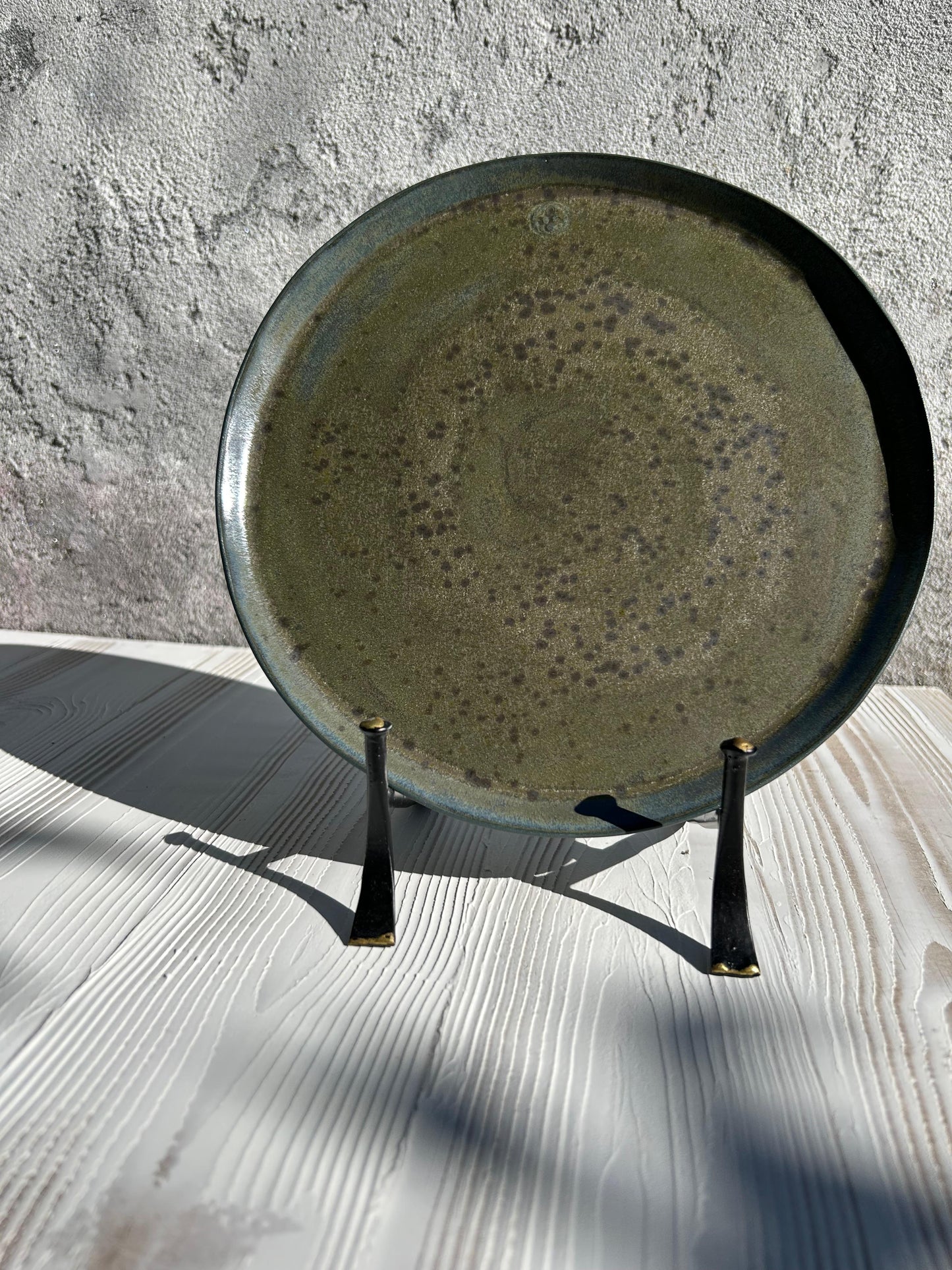 Chic Round Serving Plate