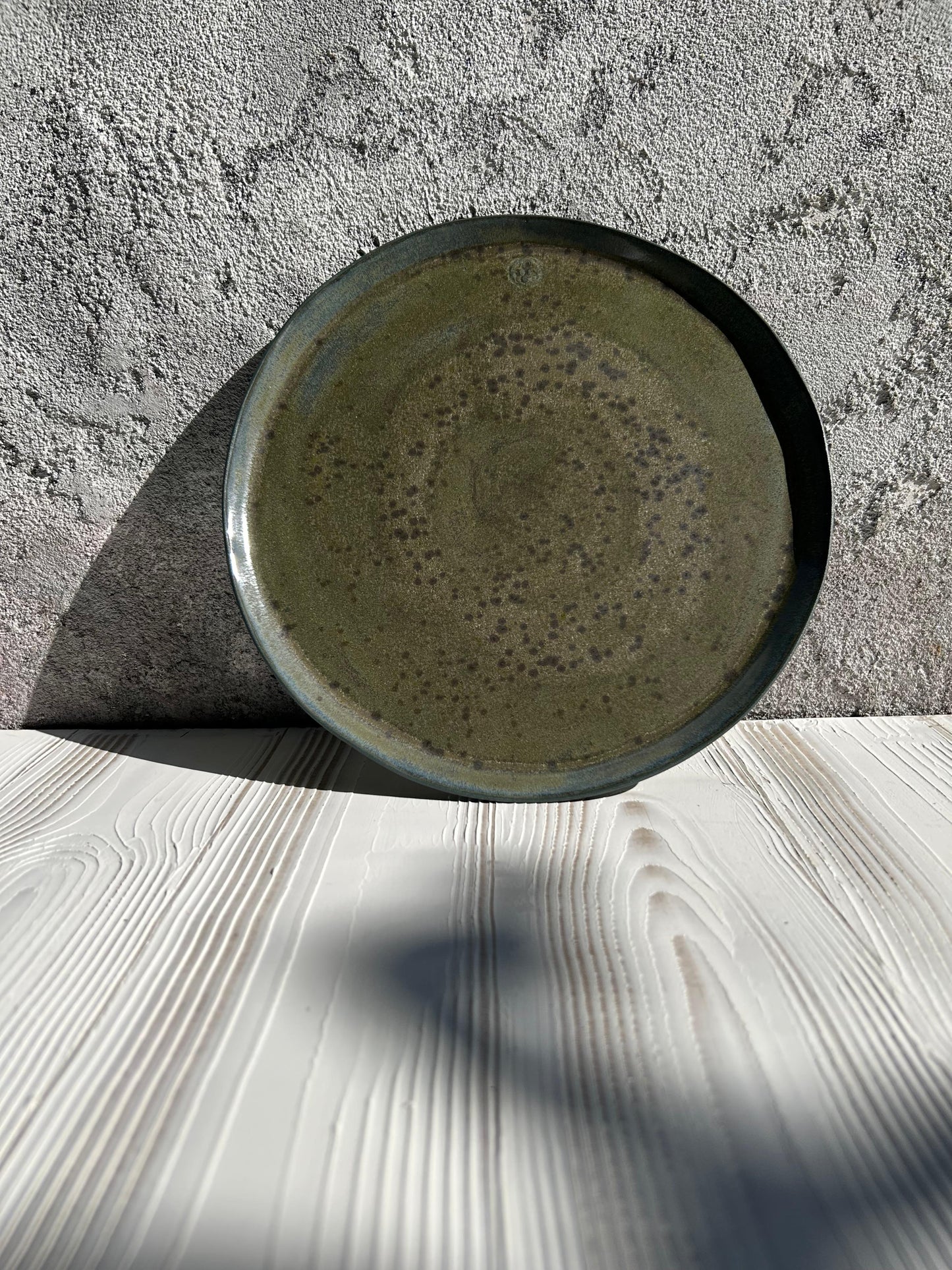 Chic Round Serving Plate