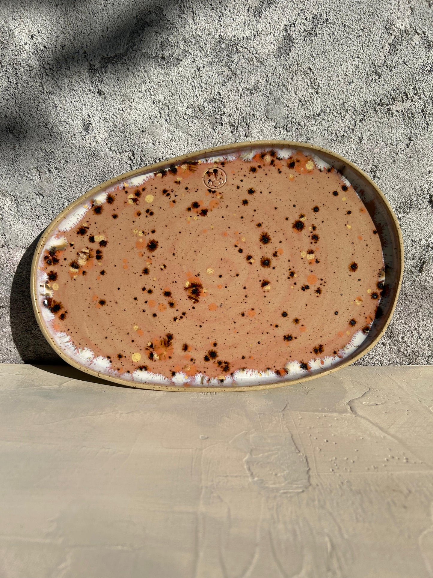 Pinkish Universe Ovalimsi Servis Tabağı