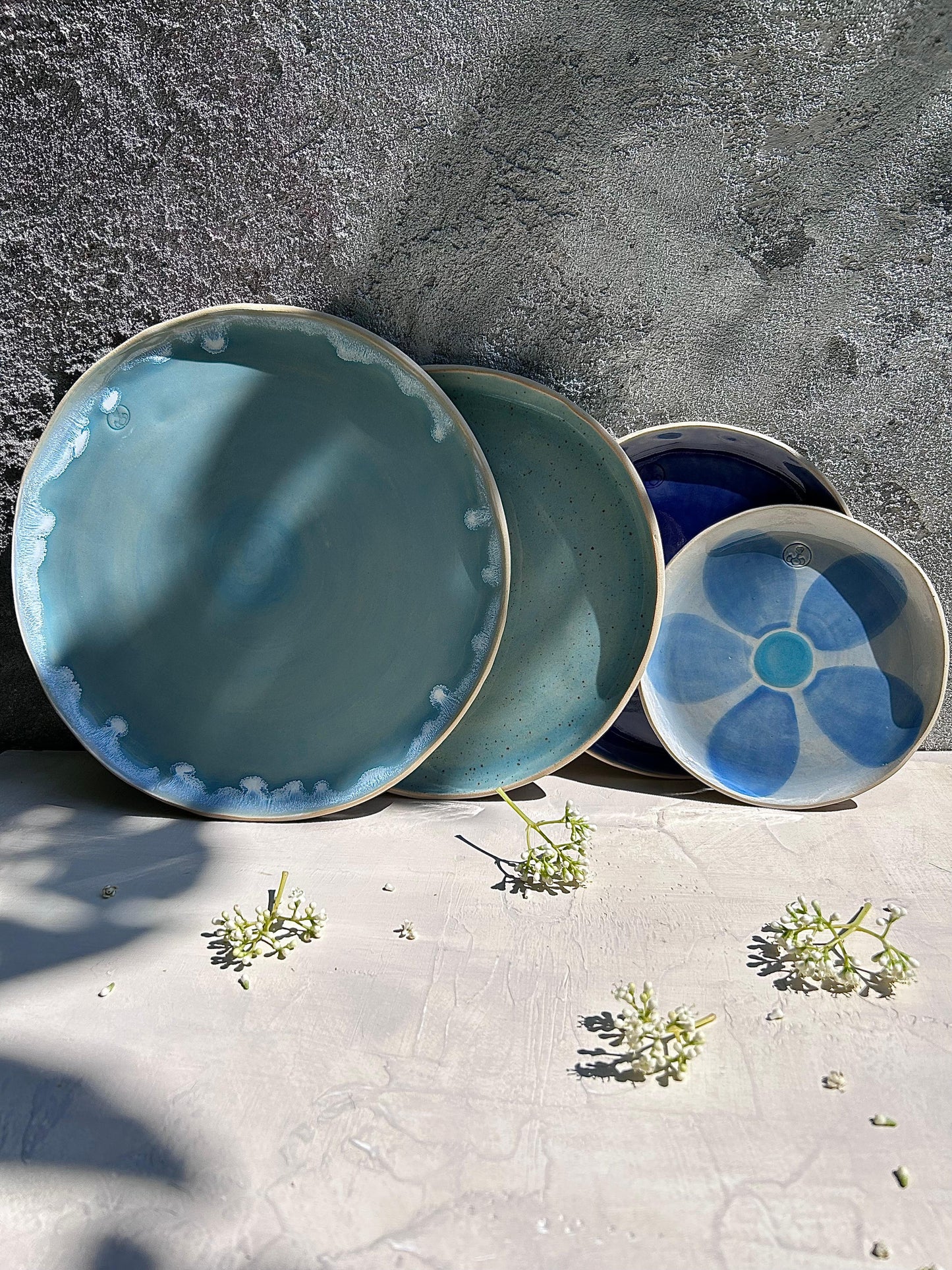 Flowery 4-Piece Serving Plate Set