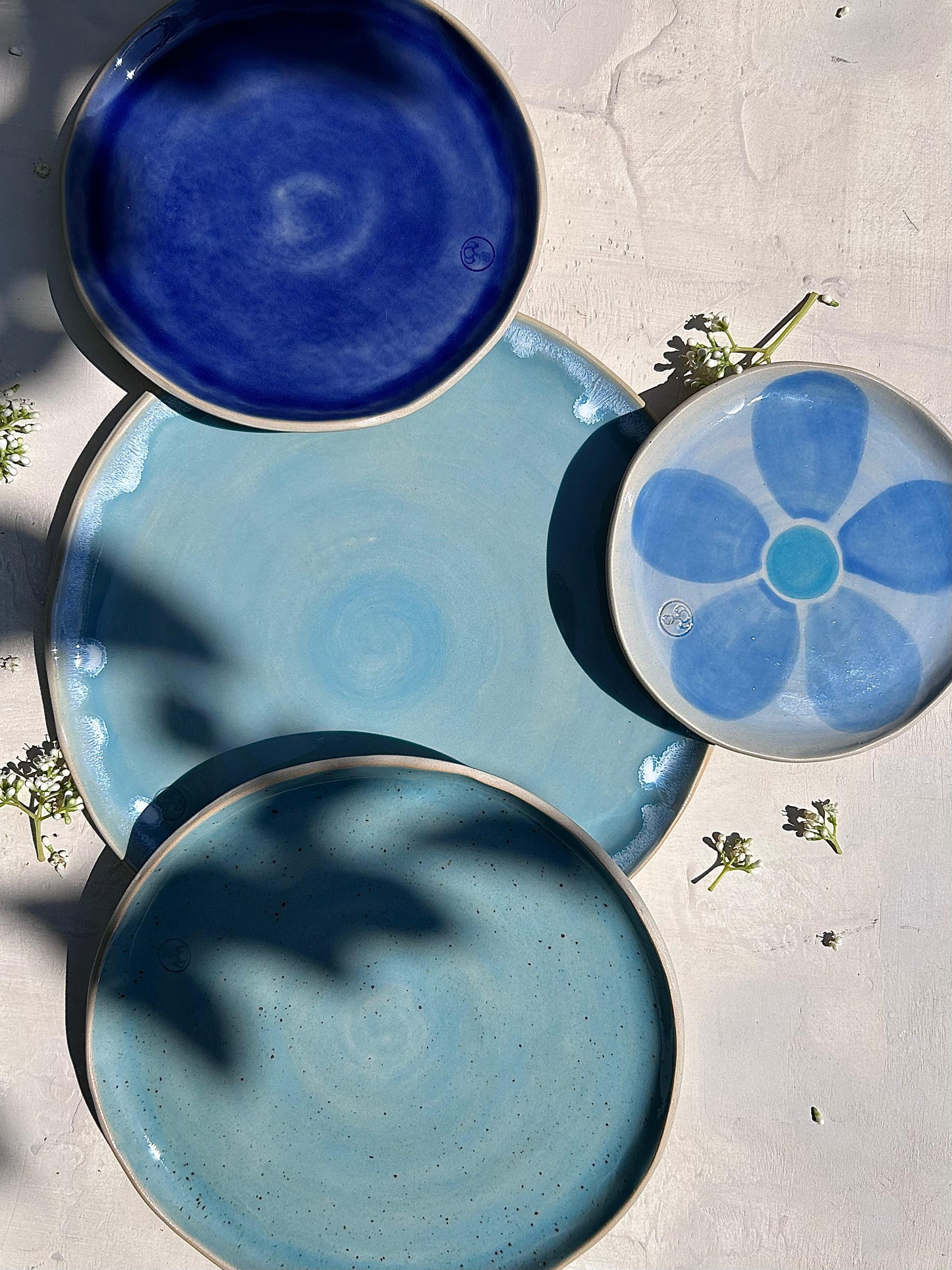 Flowery 4-Piece Serving Plate Set